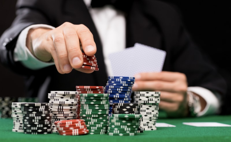 Poker After Dark Stagione 13, Episodio 3: Monster pot da $230,400 per Jake Daniels su Zach Franzi