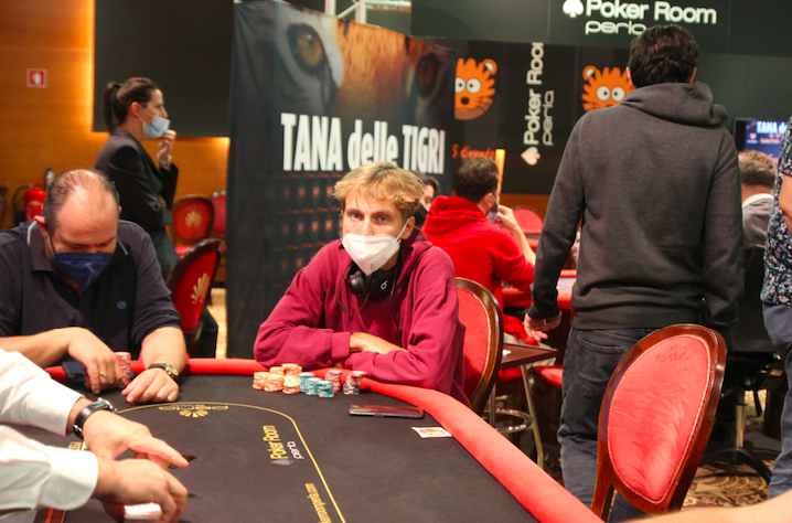 Tana delle Tigri, Chipcount: Elia Ramacciotti prende il comando del torneo davanti ad Armando Masci