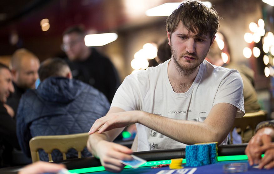 Poker live: Alberto Speranzoni vola nel Day1A del Main Event UKIPT di Londra