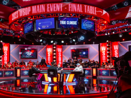 WSOP 2026: abbiamo i 9 finalisti al Main Event, domina Lucas Jumalon. Altro braccialetto femminile con Yanting Jiang