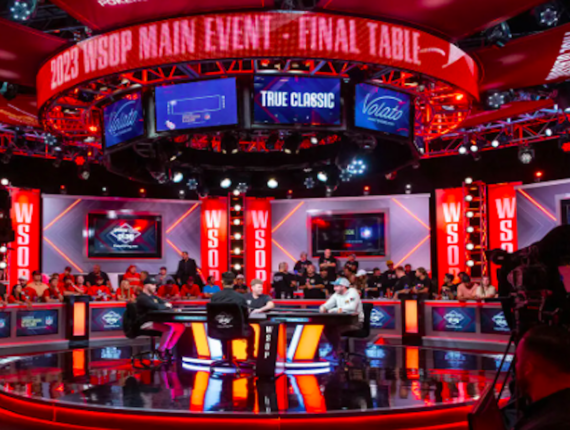 WSOP 2026: abbiamo i 9 finalisti al Main Event, domina Lucas Jumalon. Altro braccialetto femminile con Yanting Jiang