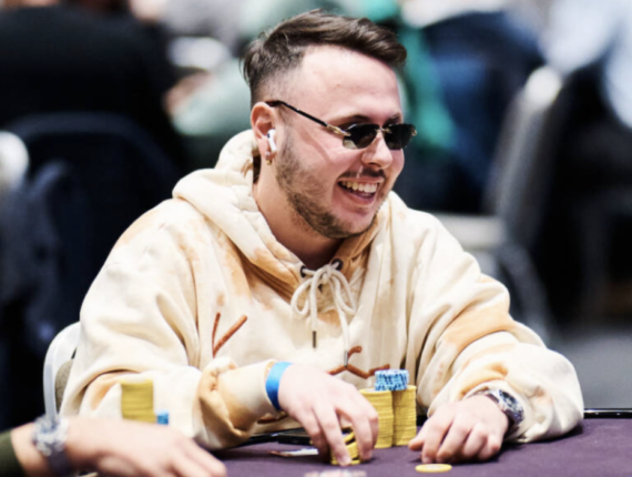 Poker Live: Mikel Calò parte fortissimo a Malta, è chipleader al Main Event WSOPC. Continuano i tornei EPC al King’s con gli azzurri protagonisti