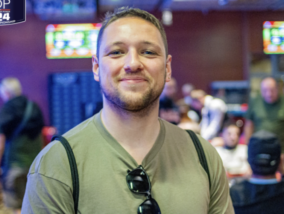 EPT Barcellona 2026: che PokerManzo! Manuel Ferrari chipleader a 13 left nel Main Event. Cappiello sbanca con le taglie del Mystery